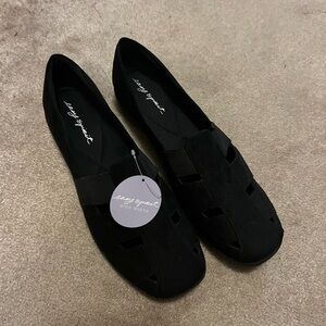 Easy Spirit Black stretchy fisherman style shoes - size 12W